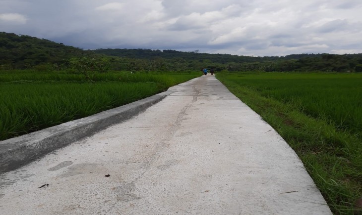 Foto : Pembangunan Jalan Usaha Tani (JUT) atau Jalan Pertanian.