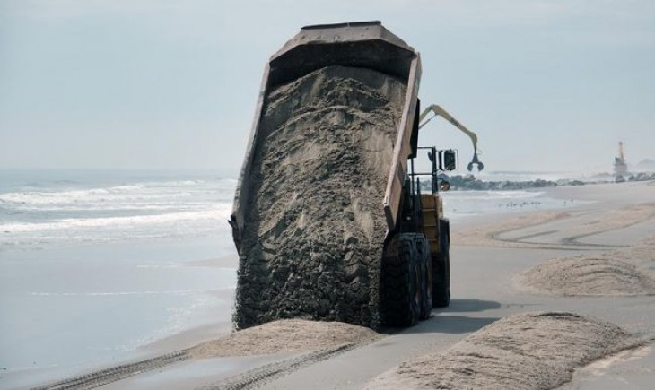 Ilustrasi Pasir Laut (FOTO : Getty Images/Spencer Platt)