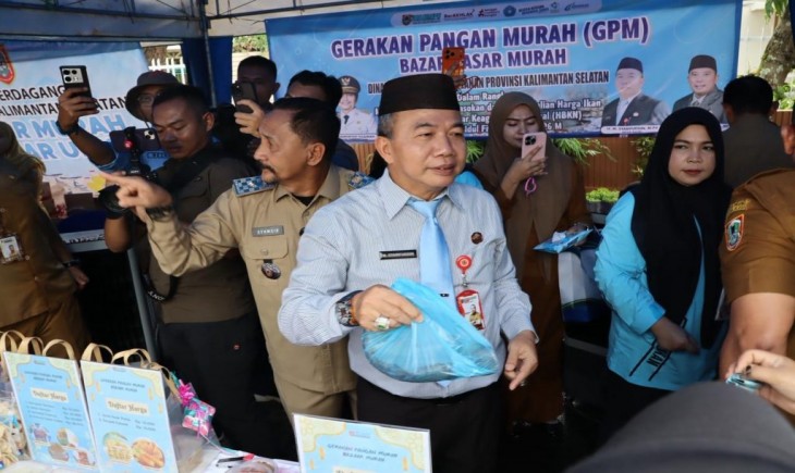 Pemerintah Provinsi Kalimantan Selatan memenuhi kebutuhan pangan selama bulan Ramadan melalui kegiatan Gerakan Pangan Murah. (Foto : Diskominfo Kalsel)