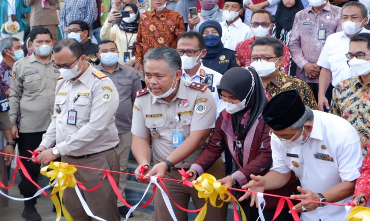 Foto : Pelepasan Ekspor Perdana Produk Samping Komoditas Kelapa berupa Sapu Lidi.