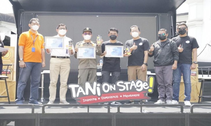 Foto : Acara Tani On Stage (TOS) di Kantor Pusat PT. Pos Indonesia - Bandung.