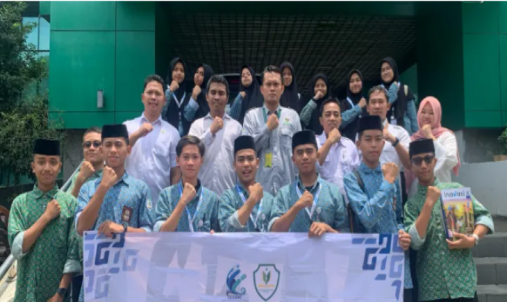 Jajaran Sekolah Cendekia Baznas Kabupaten Bogor, lakukan kunjungan kerja ke Diskominfo Kabupaten Bogor, pada Rabu ( 21/2/24). (Foto: diskominfo.bogorkab)