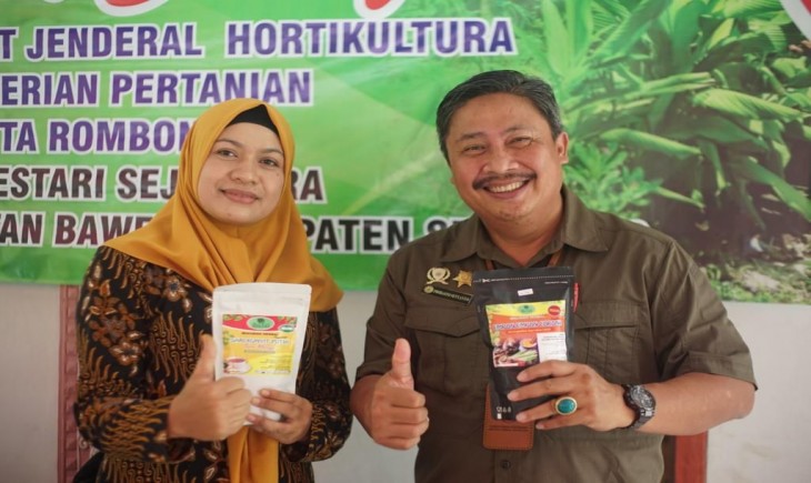 Foto : Direktur Jenderal Hortikultura, Prihasto Setyanto, Saat Mengunjungi UMKM yang Dikelola KWT Sasmito Tani di Kabupaten Sragen .