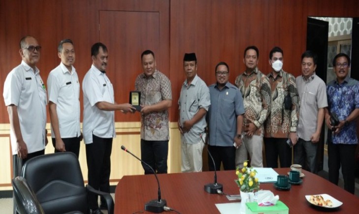 DPRD Komisi A Kota Depok melakukan studi banding ke Diskominfo Kabupaten Bogor mempelajari mekanisme sosialisasi internet sehat. (Foto: diskominfo.bogorkab)