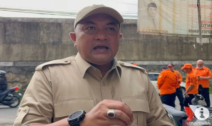 Foto: Pemkab Bogor inventarisir lahan normalisasi Sungai Cileungsi dan Cikeas.